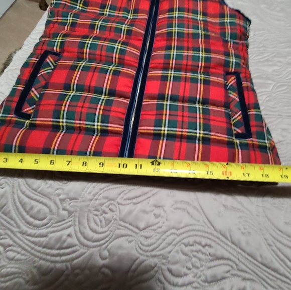 J. Crew Tartan Mountain Puffer Vest .Never worn - Picture 14 of 15